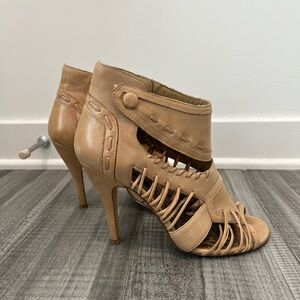 Chinese Laundry Nude Leather Sandal Pumps